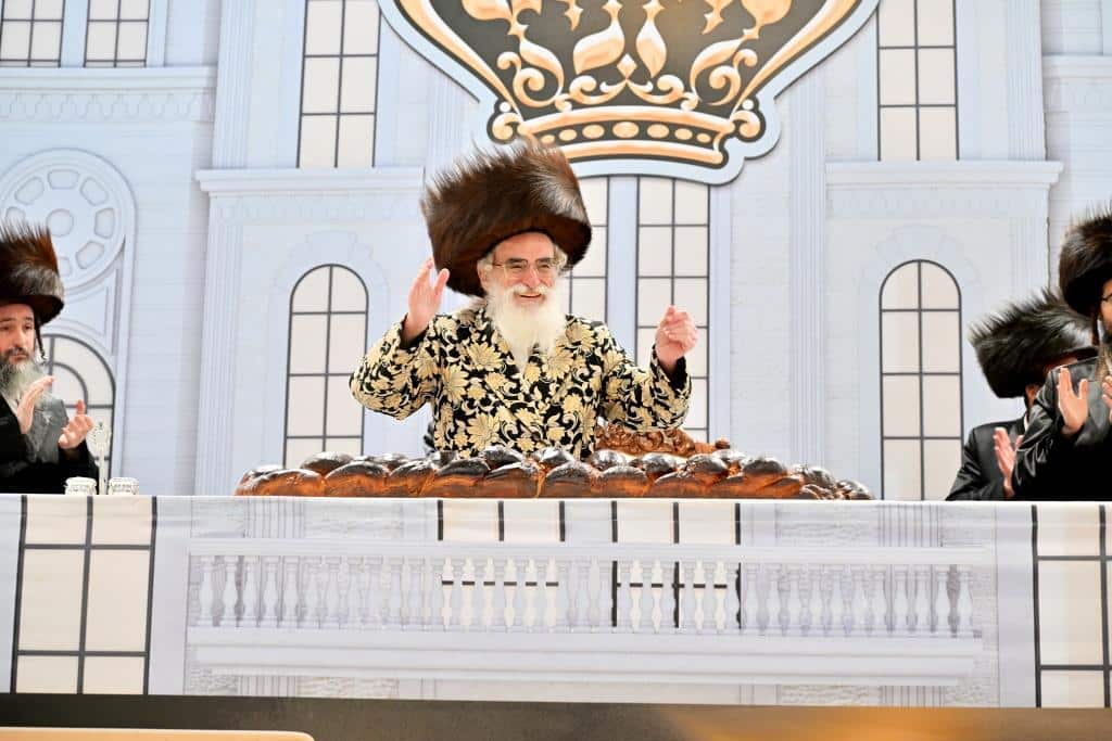 האדמו"ר חנך את ביהמ"ד החדש על שם אביו בעל ה'ישועות משה'