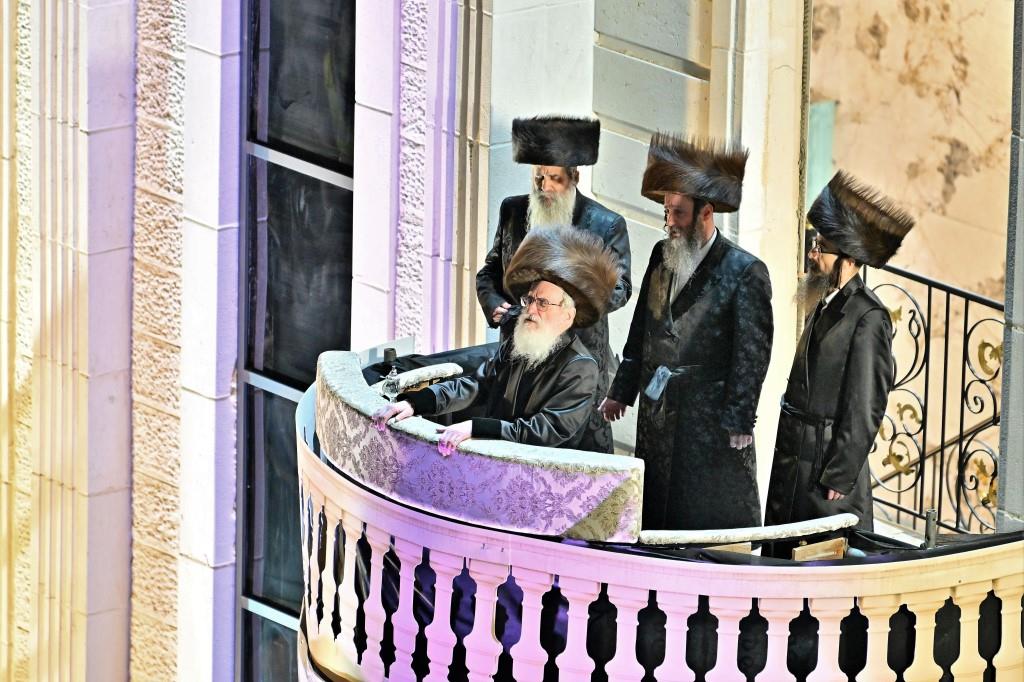 האדמו"ר חנך את ביהמ"ד החדש על שם אביו בעל ה'ישועות משה'