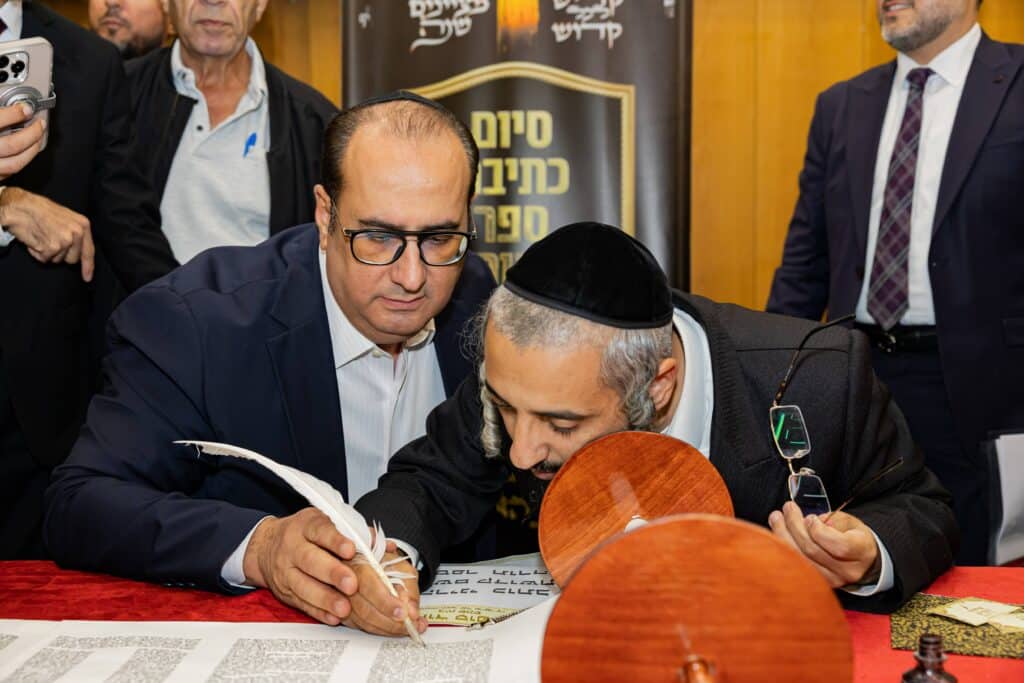 אלפים בערב זיכרון לנרצחים והנופלים במלחמת חרבות ברזל