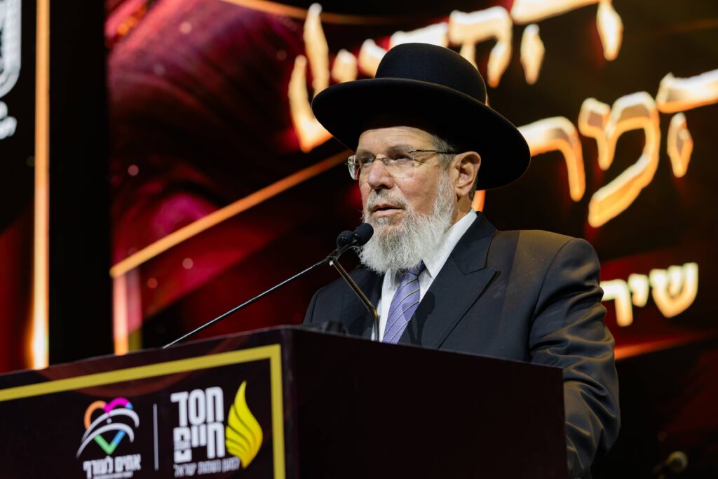 אלפים בערב זיכרון לנרצחים והנופלים במלחמת חרבות ברזל