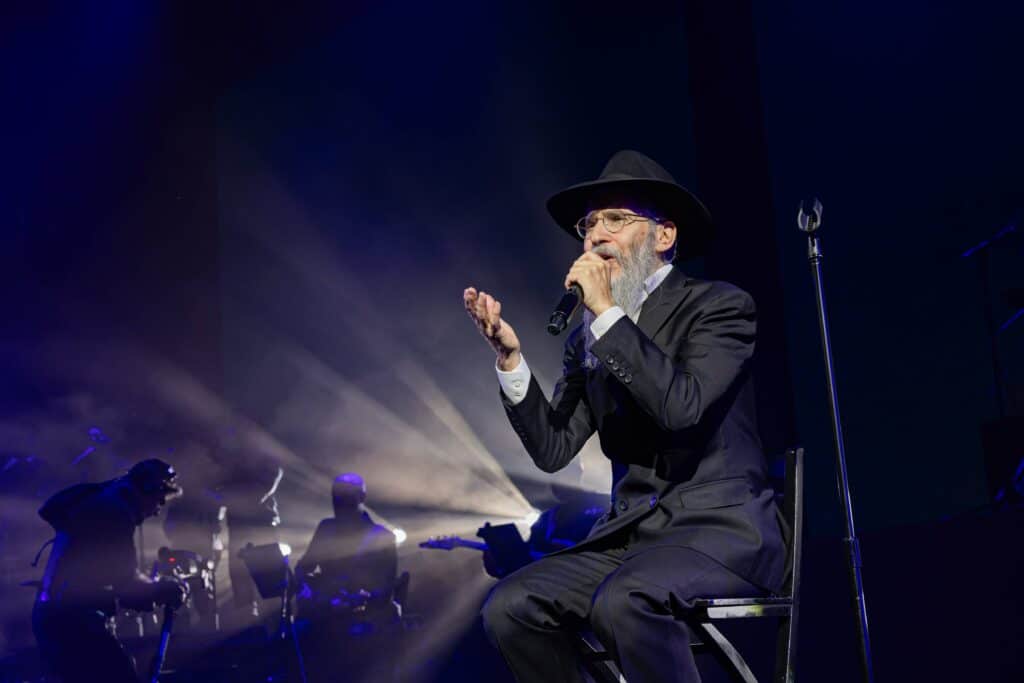 אלפים בערב זיכרון לנרצחים והנופלים במלחמת חרבות ברזל