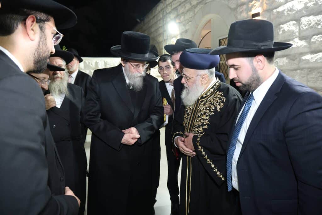 אדמו"רים ורבנים בשמחת שבע ברכות המרכזית לנכדת הראשל"צ