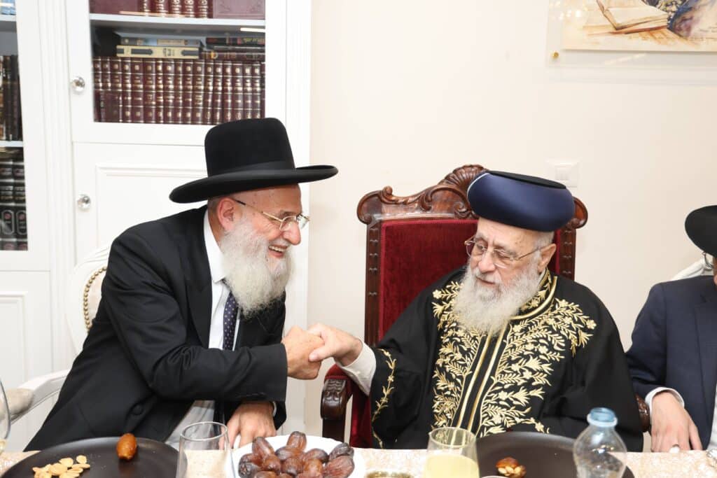 אדמו"רים ורבנים בשמחת שבע ברכות המרכזית לנכדת הראשל"צ