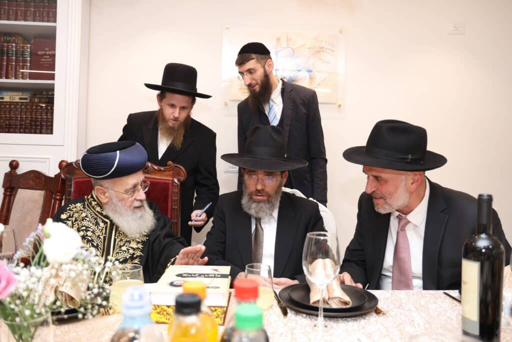 אדמו"רים ורבנים בשמחת שבע ברכות המרכזית לנכדת הראשל"צ