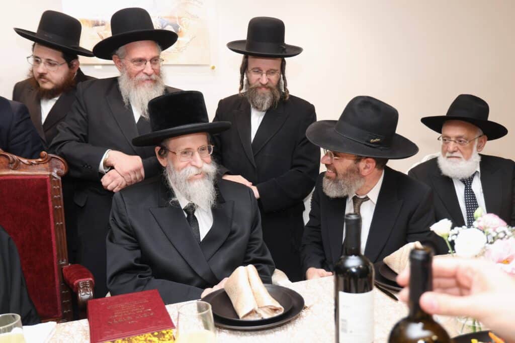 אדמו"רים ורבנים בשמחת שבע ברכות המרכזית לנכדת הראשל"צ