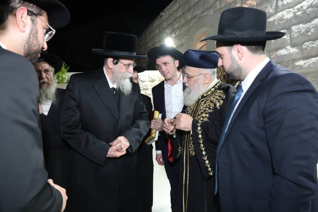 אדמו"רים ורבנים בשמחת שבע ברכות המרכזית לנכדת הראשל"צ