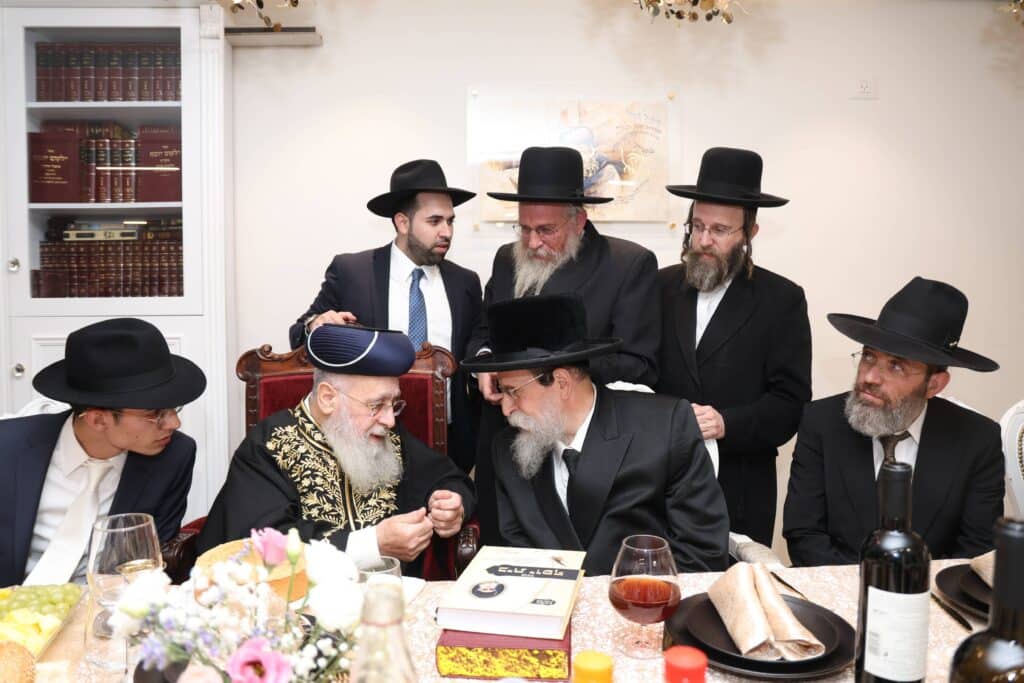 אדמו"רים ורבנים בשמחת שבע ברכות המרכזית לנכדת הראשל"צ