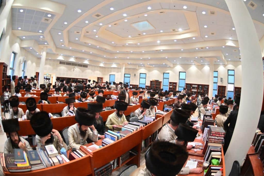 גלריה: שבת יארצייט בקהל עדת ירושלים ישיבת המתמידים