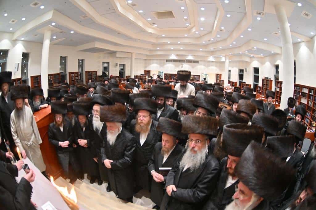 גלריה: שבת יארצייט בקהל עדת ירושלים ישיבת המתמידים