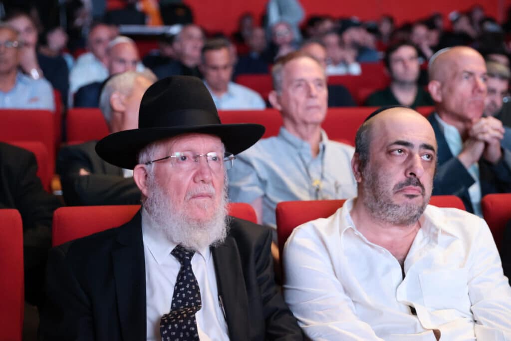 גלריה: באור יהודה התכנסו לע"נ נכדו של הנגיד לב לבייב