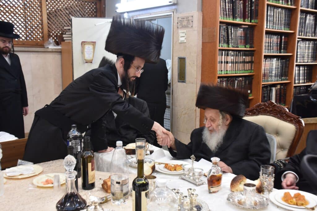 גלריה: שמחת הברית לנין אדמו"ר מנארול ונכד האדמו"ר מספינקא