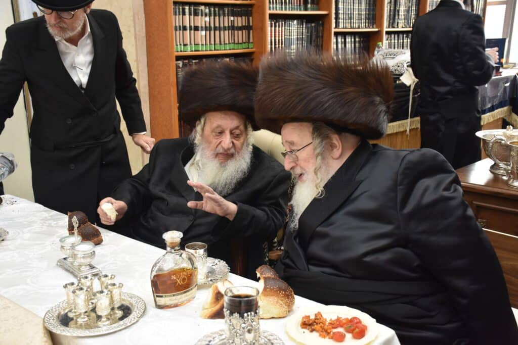 גלריה: שמחת הברית לנין אדמו"ר מנארול ונכד האדמו"ר מספינקא