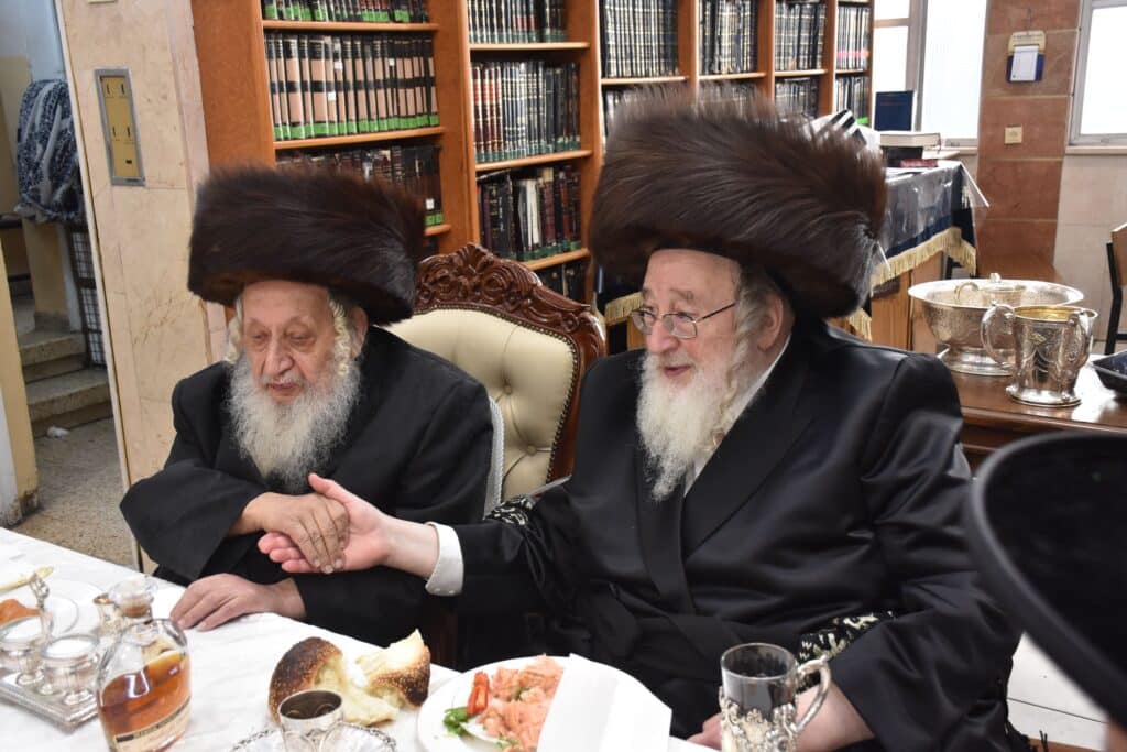 גלריה: שמחת הברית לנין אדמו"ר מנארול ונכד האדמו"ר מספינקא