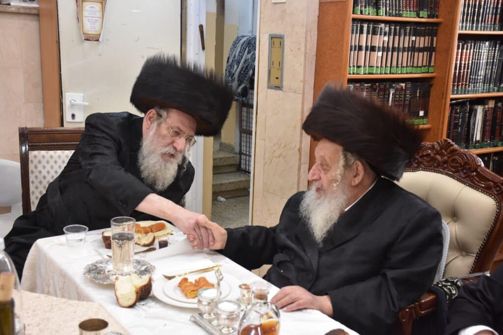 גלריה: שמחת הברית לנין אדמו"ר מנארול ונכד האדמו"ר מספינקא