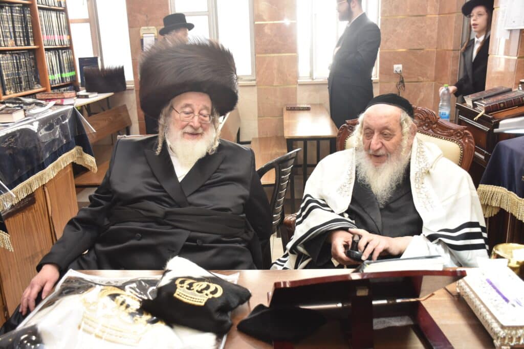 גלריה: שמחת הברית לנין אדמו"ר מנארול ונכד האדמו"ר מספינקא