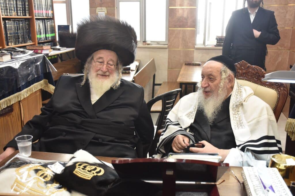 גלריה: שמחת הברית לנין אדמו"ר מנארול ונכד האדמו"ר מספינקא