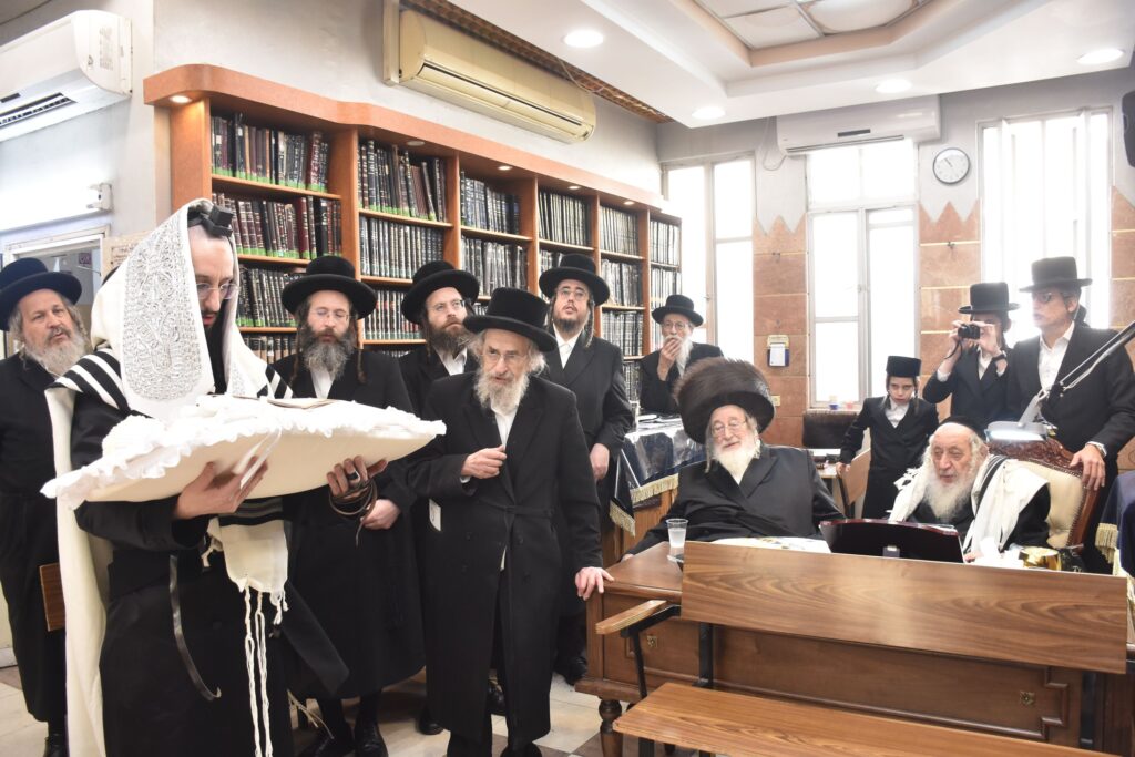 גלריה: שמחת הברית לנין אדמו"ר מנארול ונכד האדמו"ר מספינקא