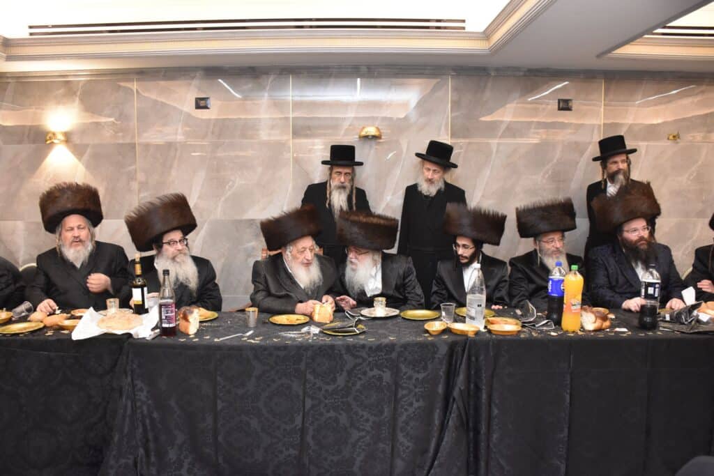 גלריה: בחצרות נארול טשאקאווא בית שמש חגגו שבע ברכות