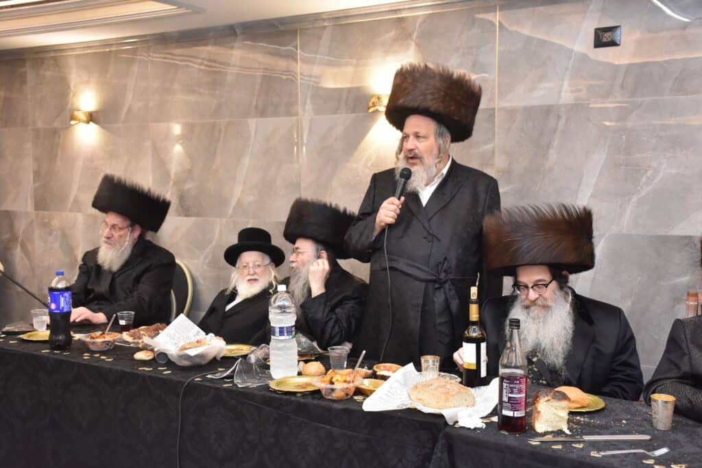 גלריה: בחצרות נארול טשאקאווא בית שמש חגגו שבע ברכות