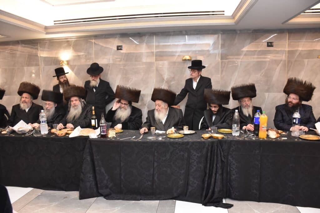 גלריה: בחצרות נארול טשאקאווא בית שמש חגגו שבע ברכות