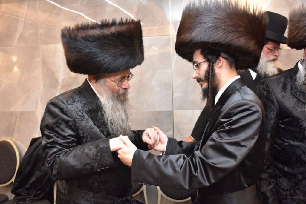 גלריה: בחצרות נארול טשאקאווא בית שמש חגגו שבע ברכות