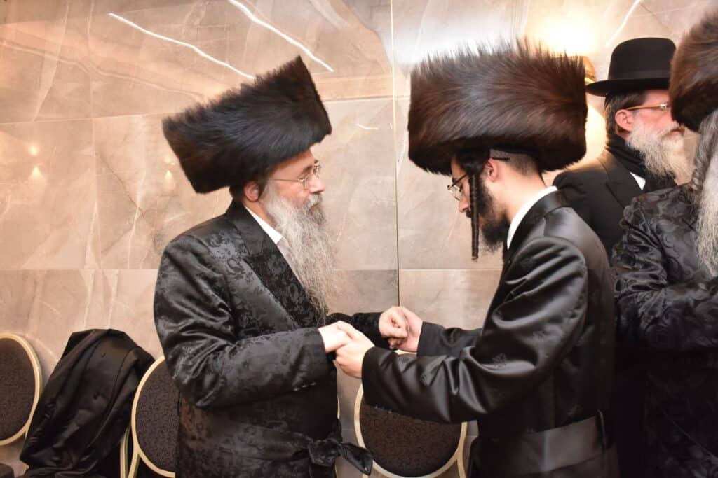 גלריה: בחצרות נארול טשאקאווא בית שמש חגגו שבע ברכות