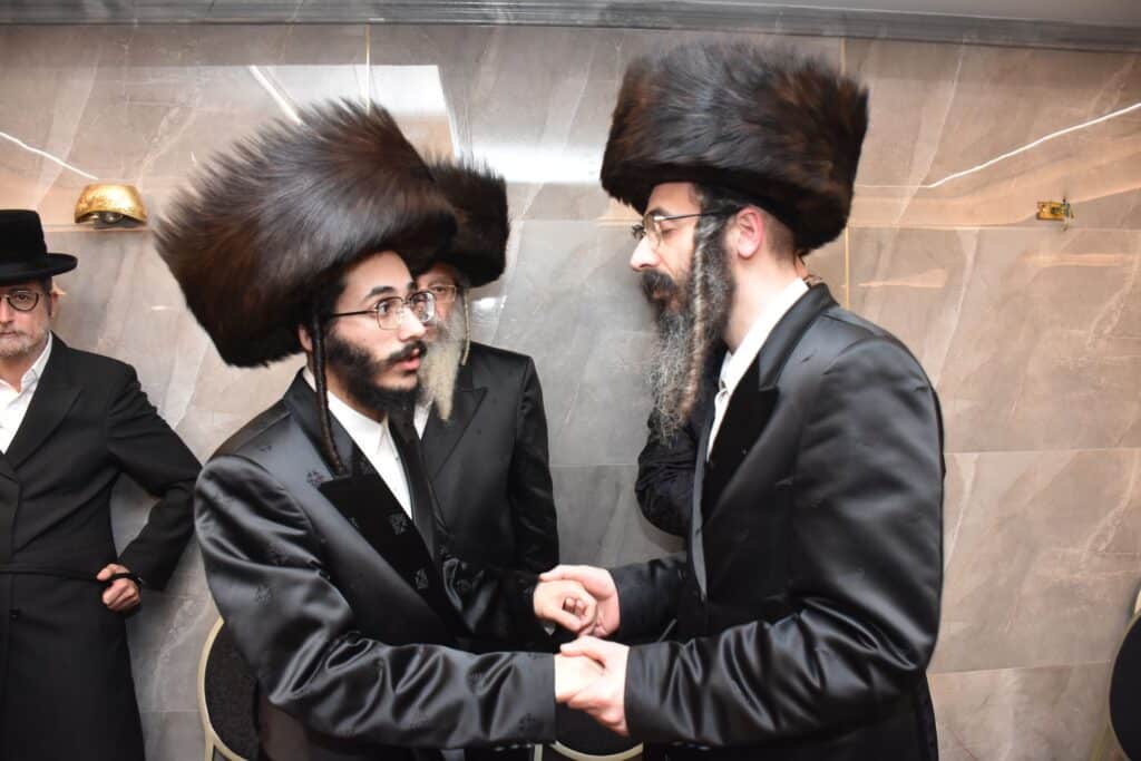 גלריה: בחצרות נארול טשאקאווא בית שמש חגגו שבע ברכות