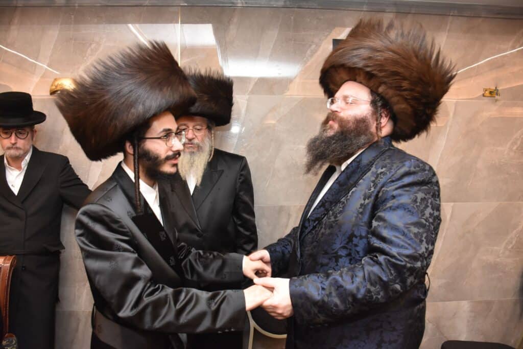 גלריה: בחצרות נארול טשאקאווא בית שמש חגגו שבע ברכות