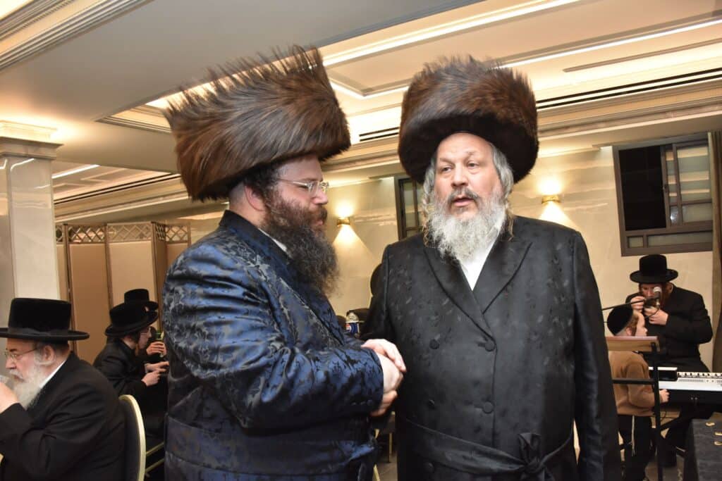 גלריה: בחצרות נארול טשאקאווא בית שמש חגגו שבע ברכות