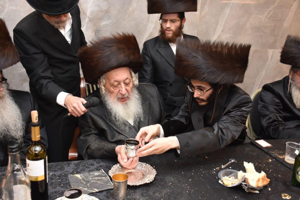 גלריה: בחצרות נארול טשאקאווא בית שמש חגגו שבע ברכות