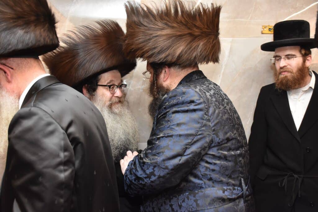 גלריה: בחצרות נארול טשאקאווא בית שמש חגגו שבע ברכות