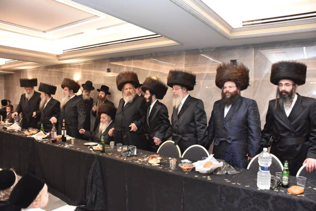 גלריה: בחצרות נארול טשאקאווא בית שמש חגגו שבע ברכות