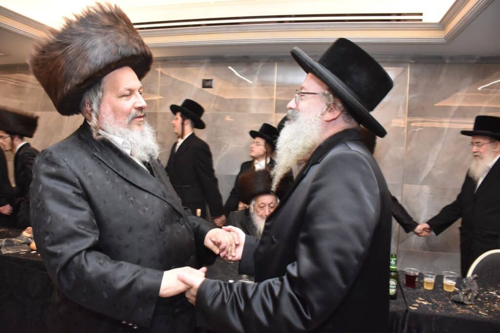 גלריה: בחצרות נארול טשאקאווא בית שמש חגגו שבע ברכות