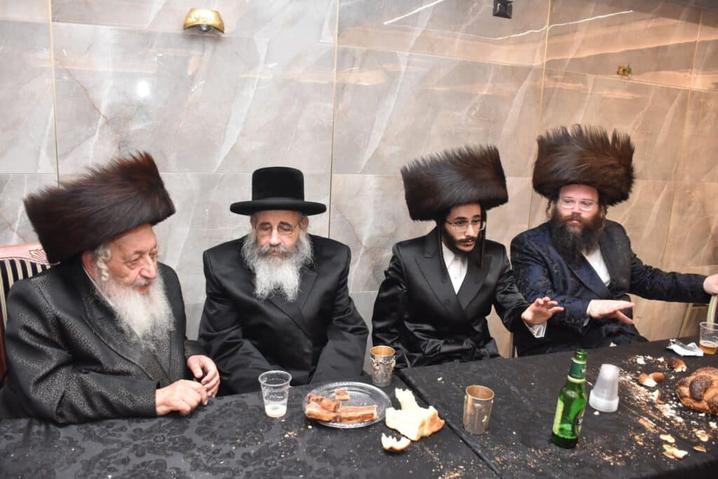 גלריה: בחצרות נארול טשאקאווא בית שמש חגגו שבע ברכות