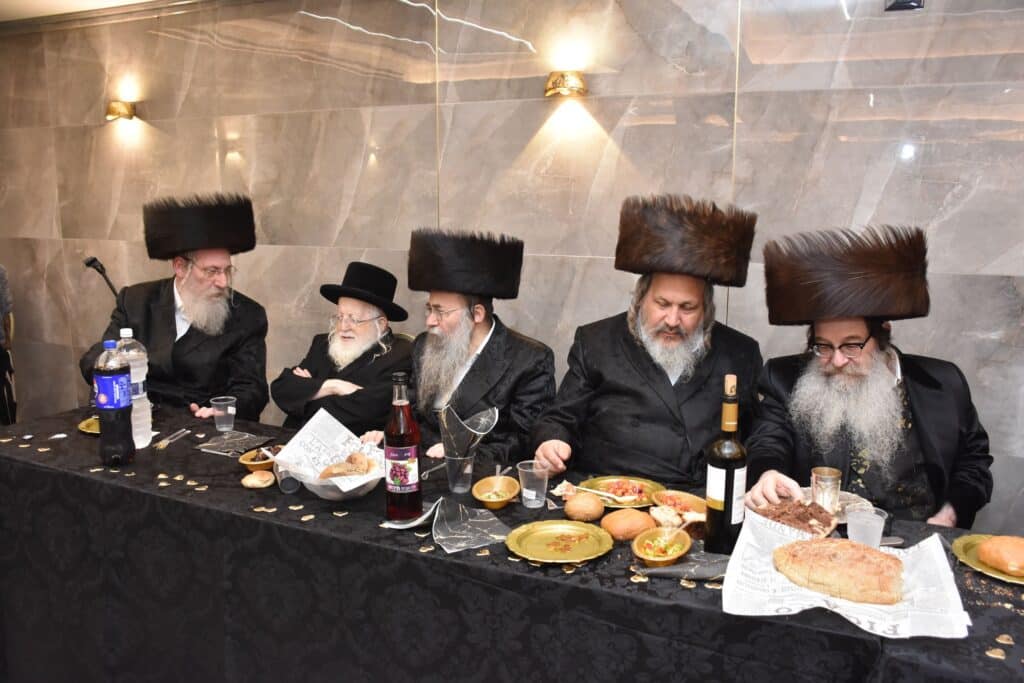 גלריה: בחצרות נארול טשאקאווא בית שמש חגגו שבע ברכות