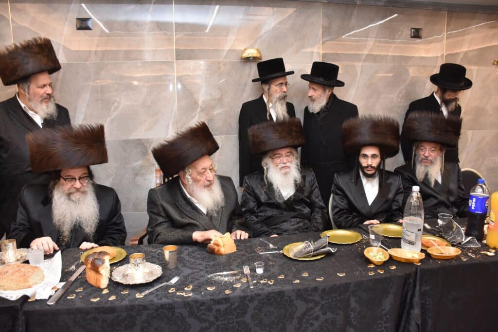 גלריה: בחצרות נארול טשאקאווא בית שמש חגגו שבע ברכות