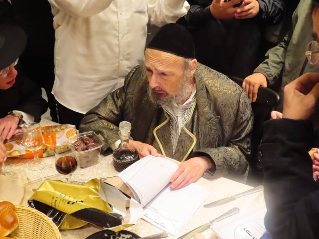 בשמחת החתונה: הגר"ד קוק בירך שהחיינו על שני גיסיו