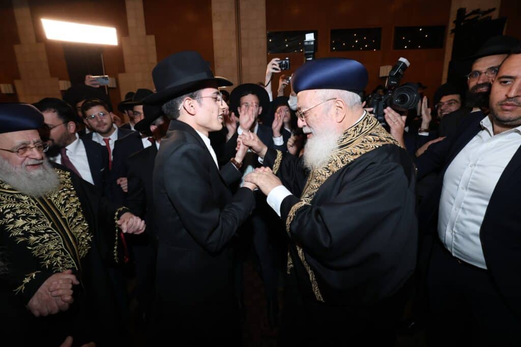 קול רינה וישועה באהלי צדיקים: שמחת נישואי נכדת הראשונים לציון