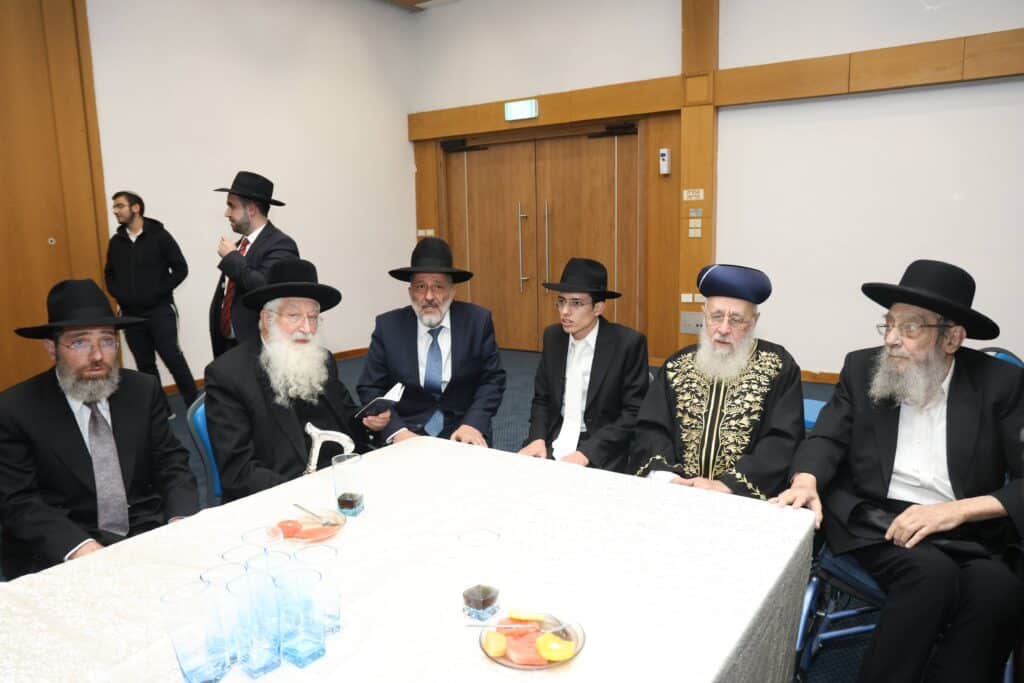 קול רינה וישועה באהלי צדיקים: שמחת נישואי נכדת הראשונים לציון