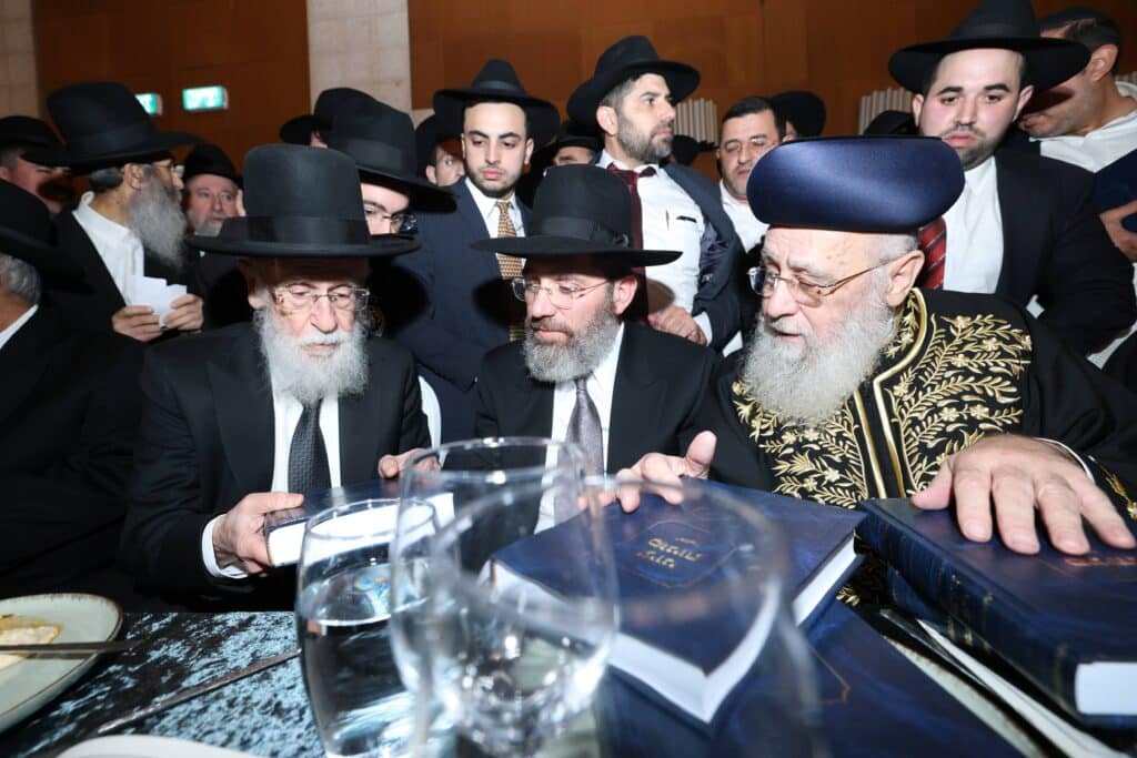 קול רינה וישועה באהלי צדיקים: שמחת נישואי נכדת הראשונים לציון