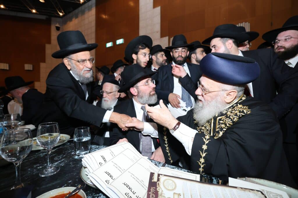 קול רינה וישועה באהלי צדיקים: שמחת נישואי נכדת הראשונים לציון