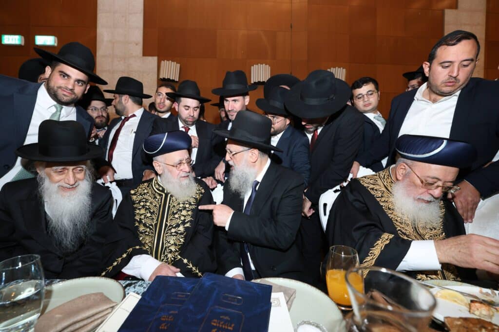 קול רינה וישועה באהלי צדיקים: שמחת נישואי נכדת הראשונים לציון