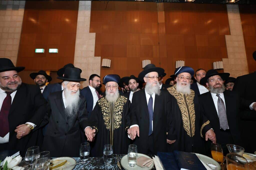 קול רינה וישועה באהלי צדיקים: שמחת נישואי נכדת הראשונים לציון