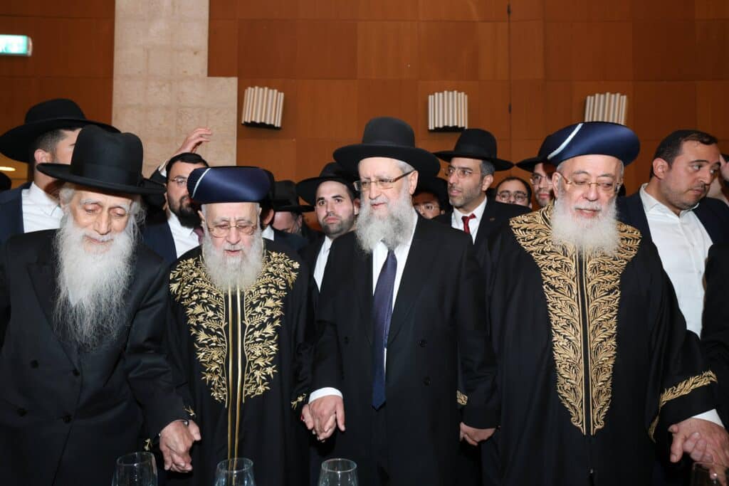 קול רינה וישועה באהלי צדיקים: שמחת נישואי נכדת הראשונים לציון