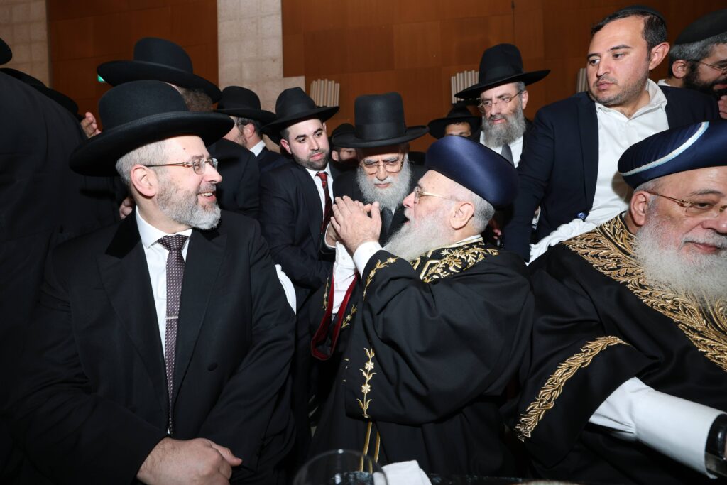 קול רינה וישועה באהלי צדיקים: שמחת נישואי נכדת הראשונים לציון