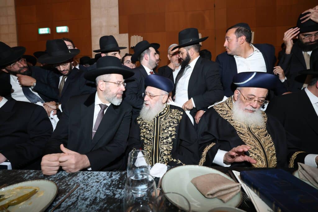 קול רינה וישועה באהלי צדיקים: שמחת נישואי נכדת הראשונים לציון