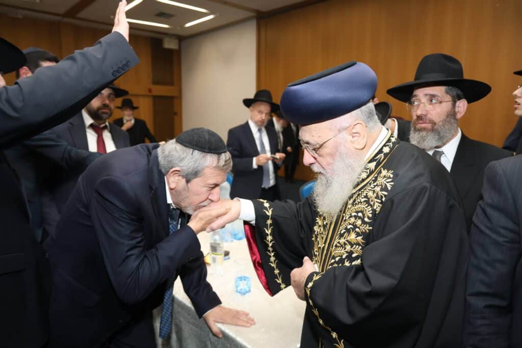 קול רינה וישועה באהלי צדיקים: שמחת נישואי נכדת הראשונים לציון