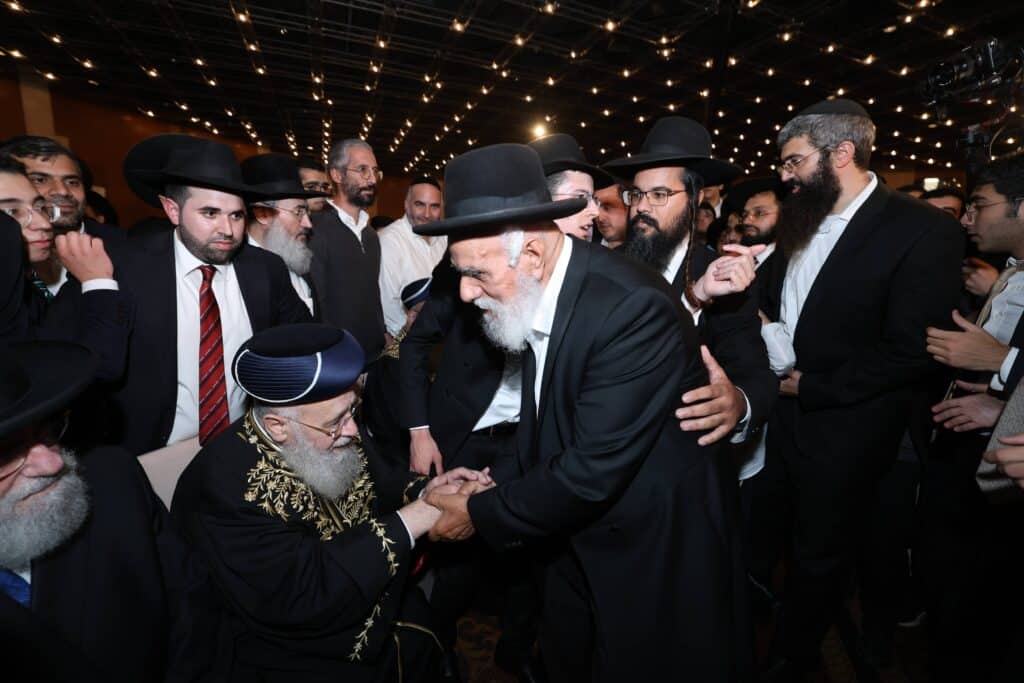 קול רינה וישועה באהלי צדיקים: שמחת נישואי נכדת הראשונים לציון