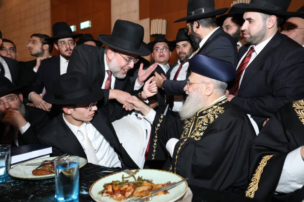 קול רינה וישועה באהלי צדיקים: שמחת נישואי נכדת הראשונים לציון