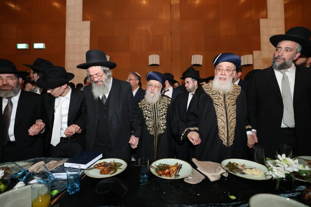 קול רינה וישועה באהלי צדיקים: שמחת נישואי נכדת הראשונים לציון